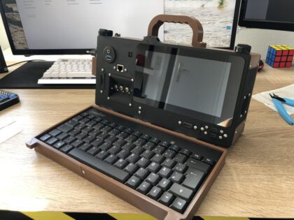 لپ تاپ Rasti با الهام از فیلم “بیگانگان” معرفی شد!